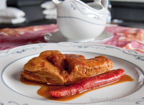 Putengulasch (Semur Ayam)
