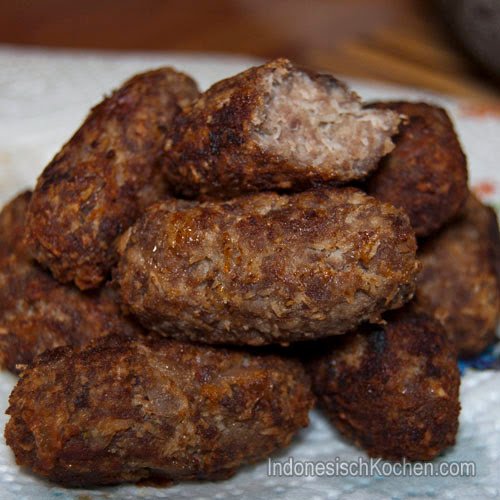 Rempah (Kokosnuss Frikadellen)