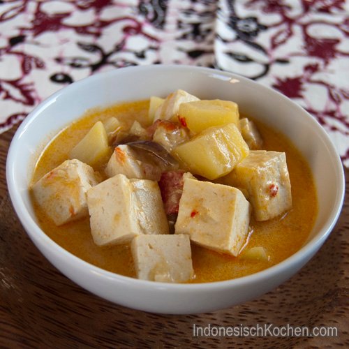 Sayur Tofu mit Kartoffeln