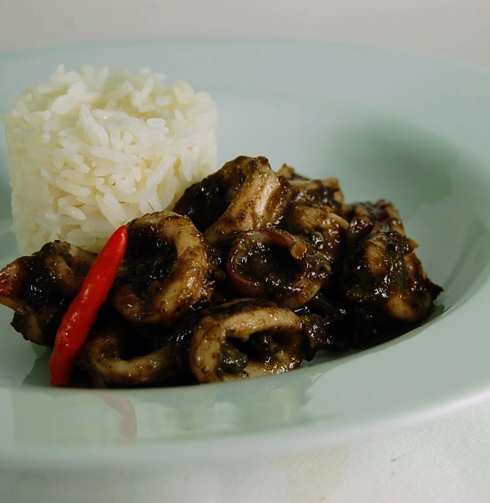 Cumi Kuah Hitam – Indonesischer Tintenfisch in eigener Tinte (Originalrezept & Anleitung)