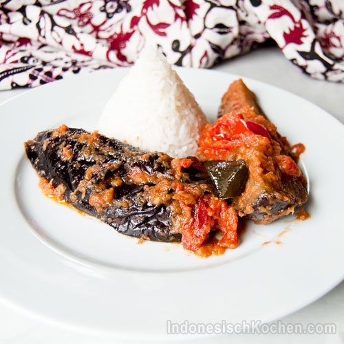 Auberginen Tomatensoße (Terong Balado)