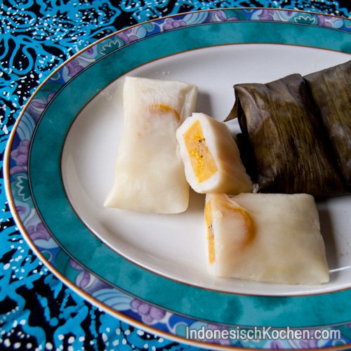 Nagasari (Gedampfte Bananenkuchen)