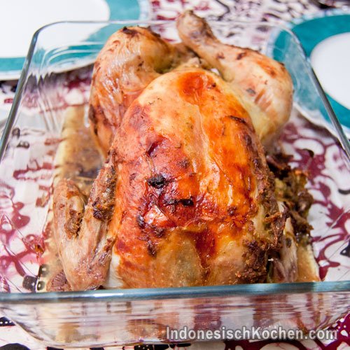 Hähnchen mit Grünkohl Füllung (Ayam Betutu Bali)