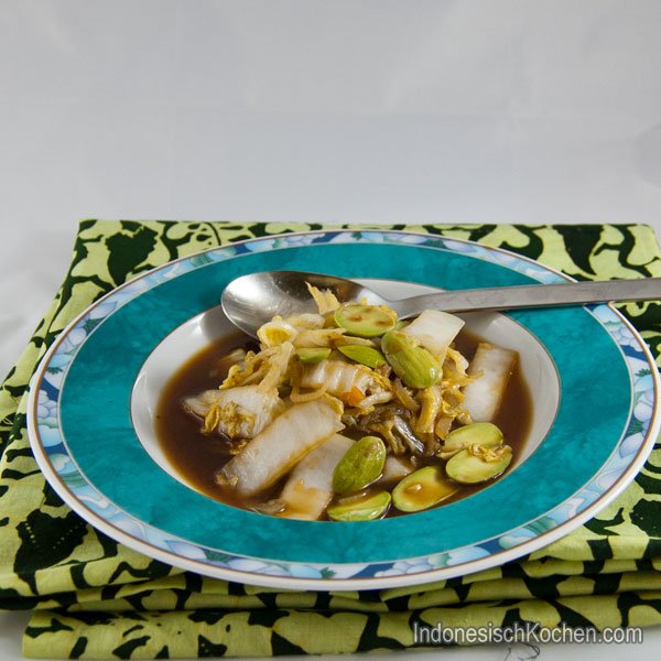 Chinakohl mit Peteh Bohnen Gemüsepfanne (Tumis Kecap) - Image 1