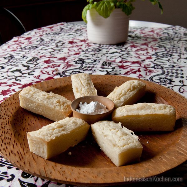 Kue Gandos (Kokos Reismehl Kuchen) - Image 1