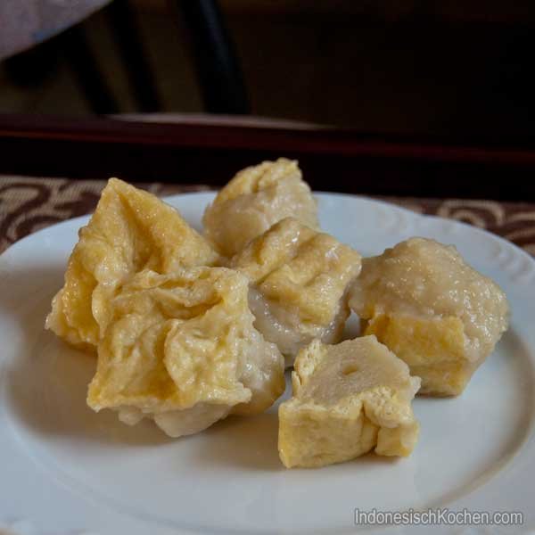 Gefülltes Tofu mit Fleisch indonesisch kochen