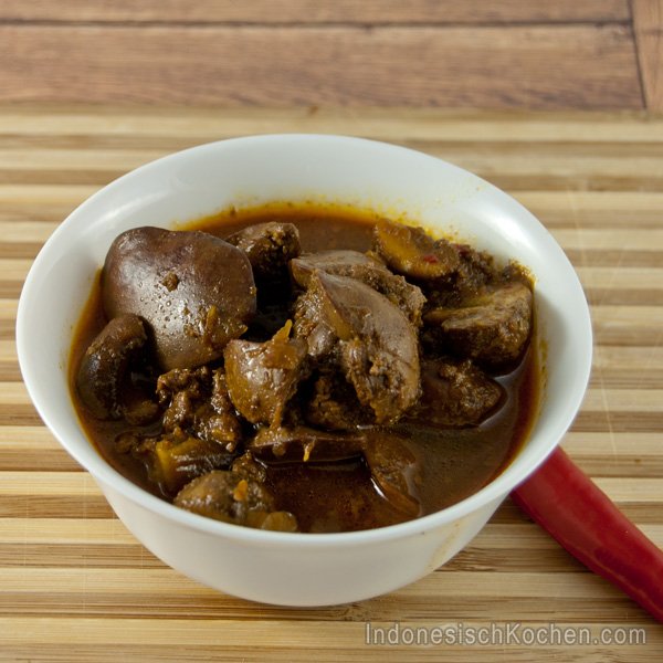 Geschmorte Hähnchenleber mit Sojasoße (Tumis Hati Ayam) - Image 1