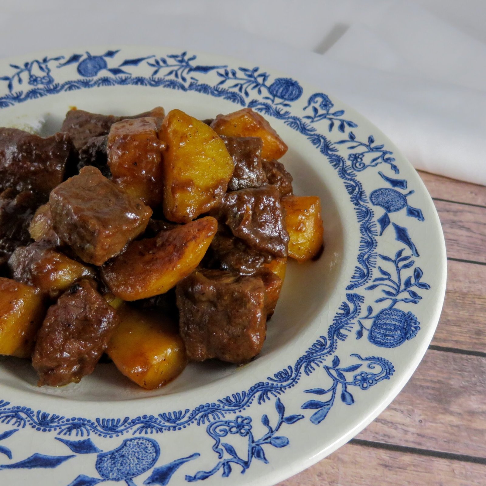 Geschmortes Rindfleisch in Sojasoße Indonesisch - Image 1