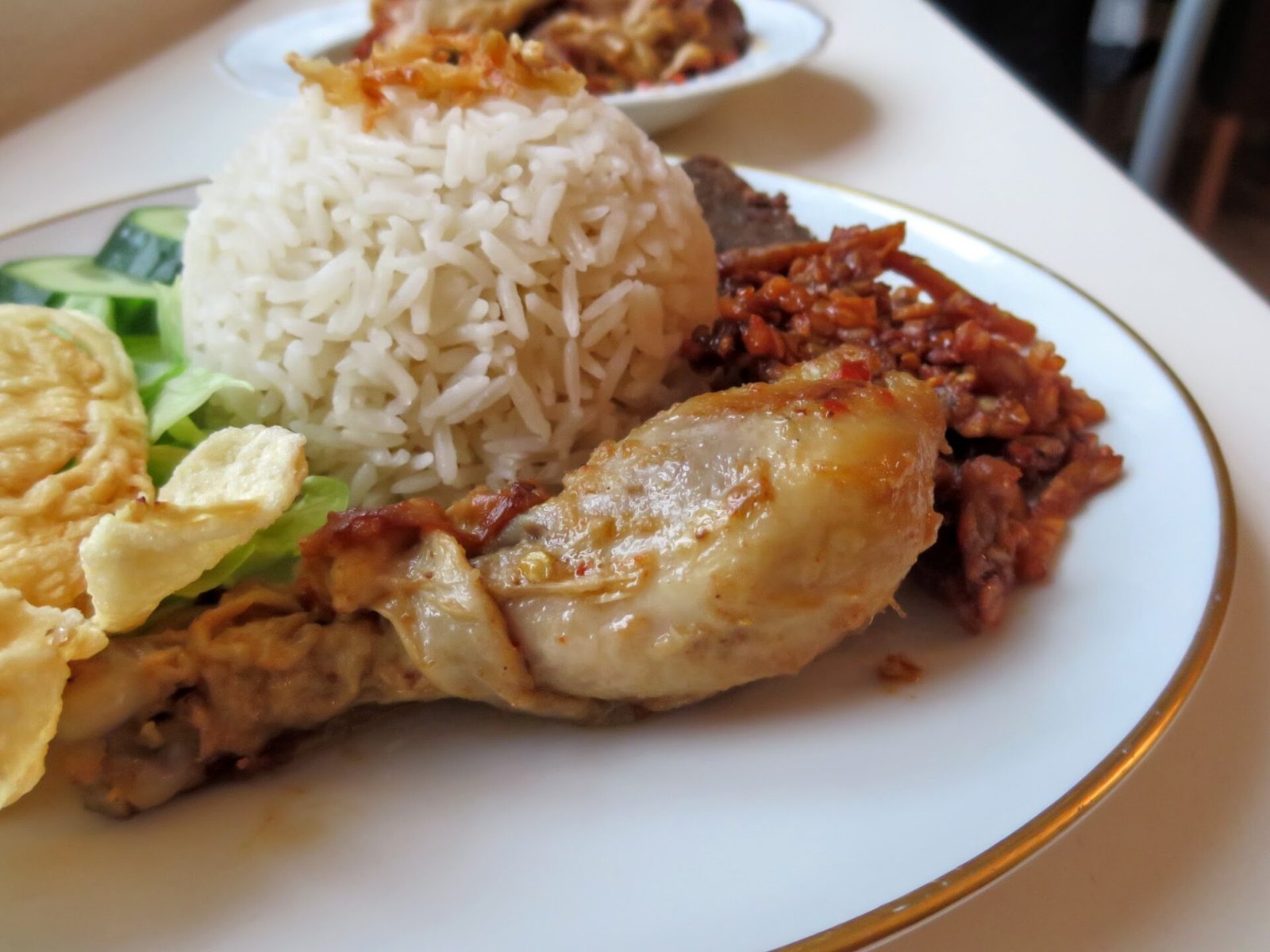 Ayam Bumbu Rujak, Beilage für Nasi Uduk