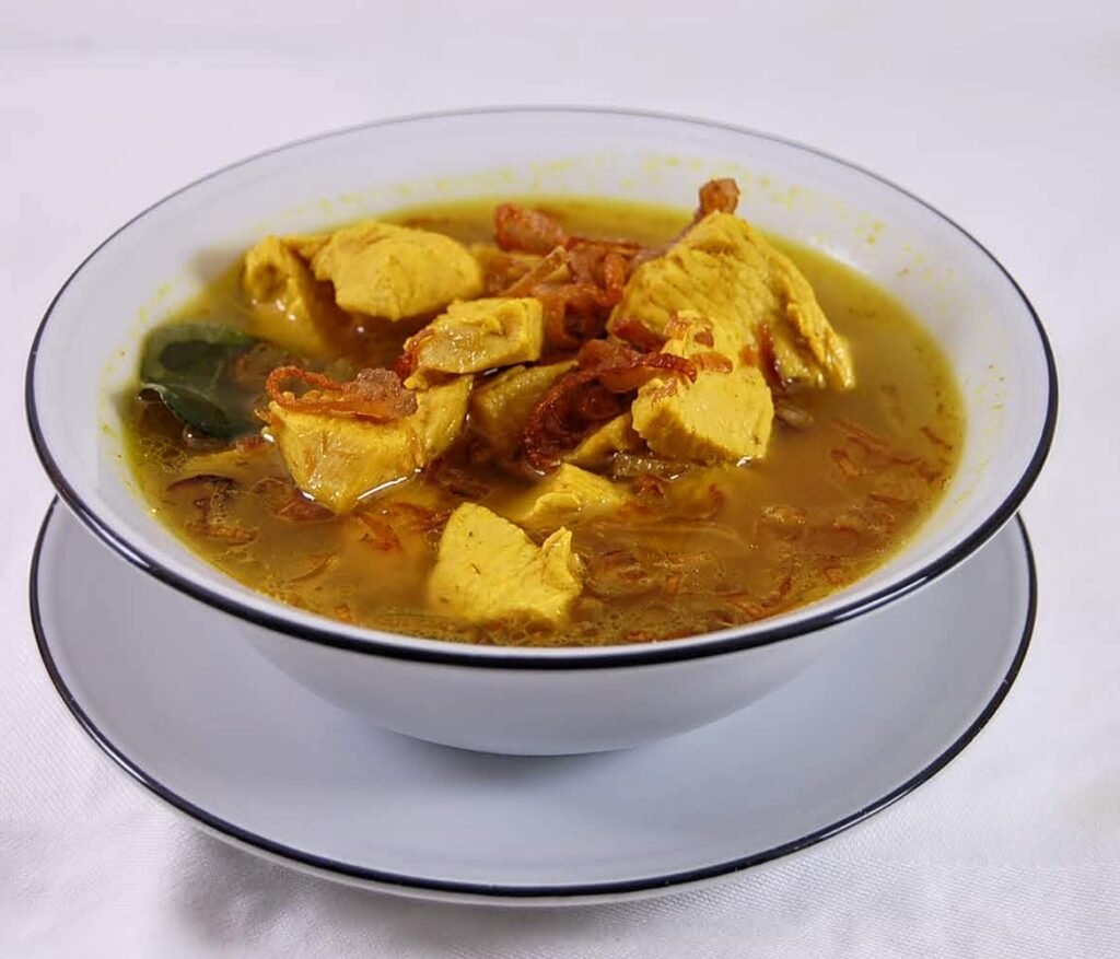 Soto Ayam streetfood indonesisch