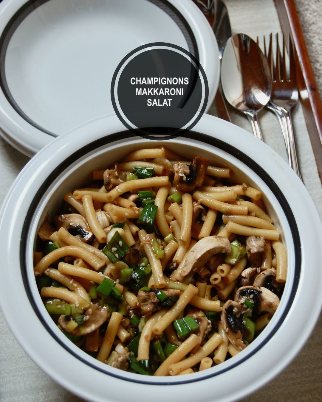 Asiatischer Champignons und Makkaroni Salat