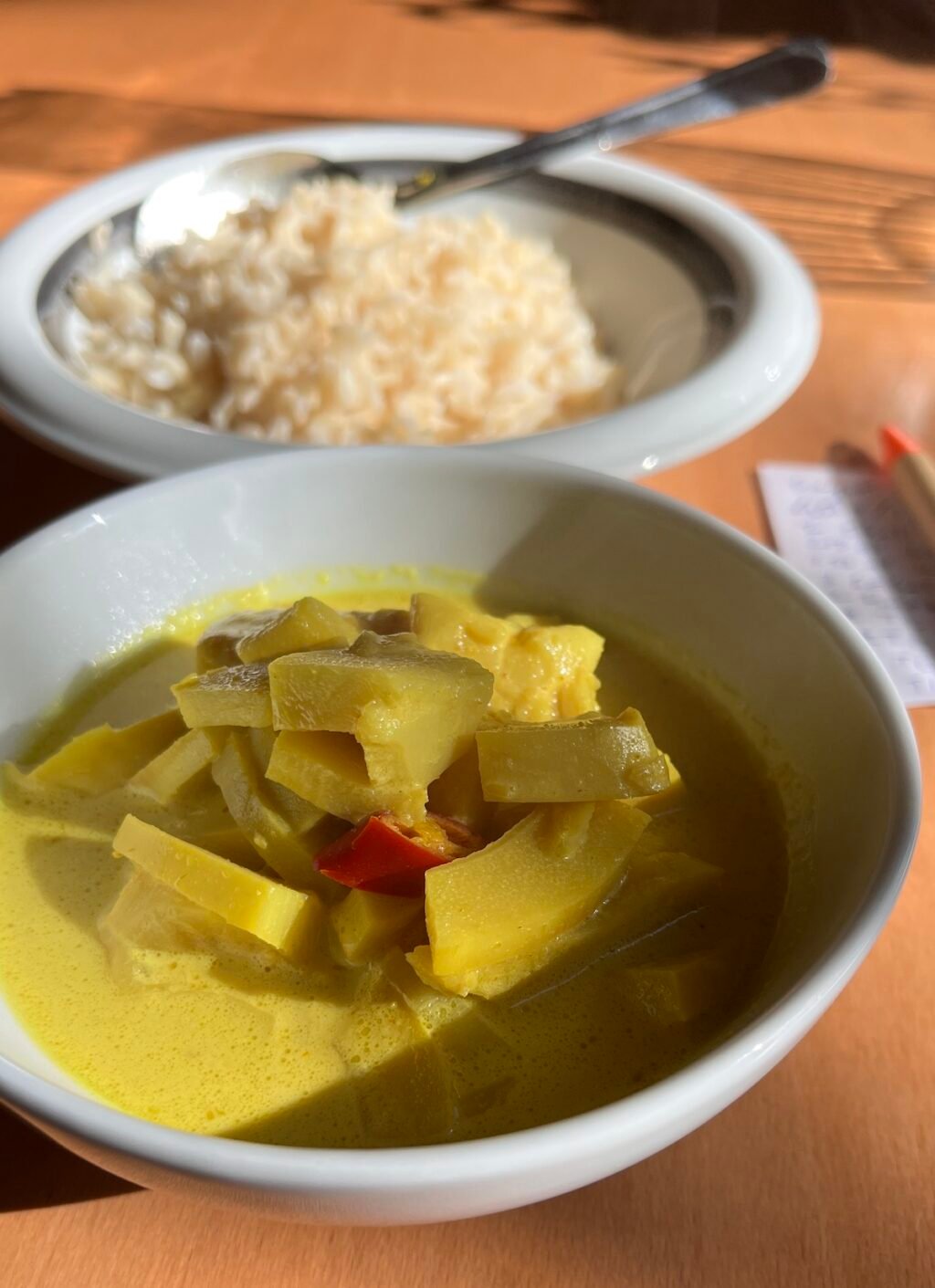 Kokos, Bambus & Gewürze – So schmeckt Indonesien als kalte Suppe