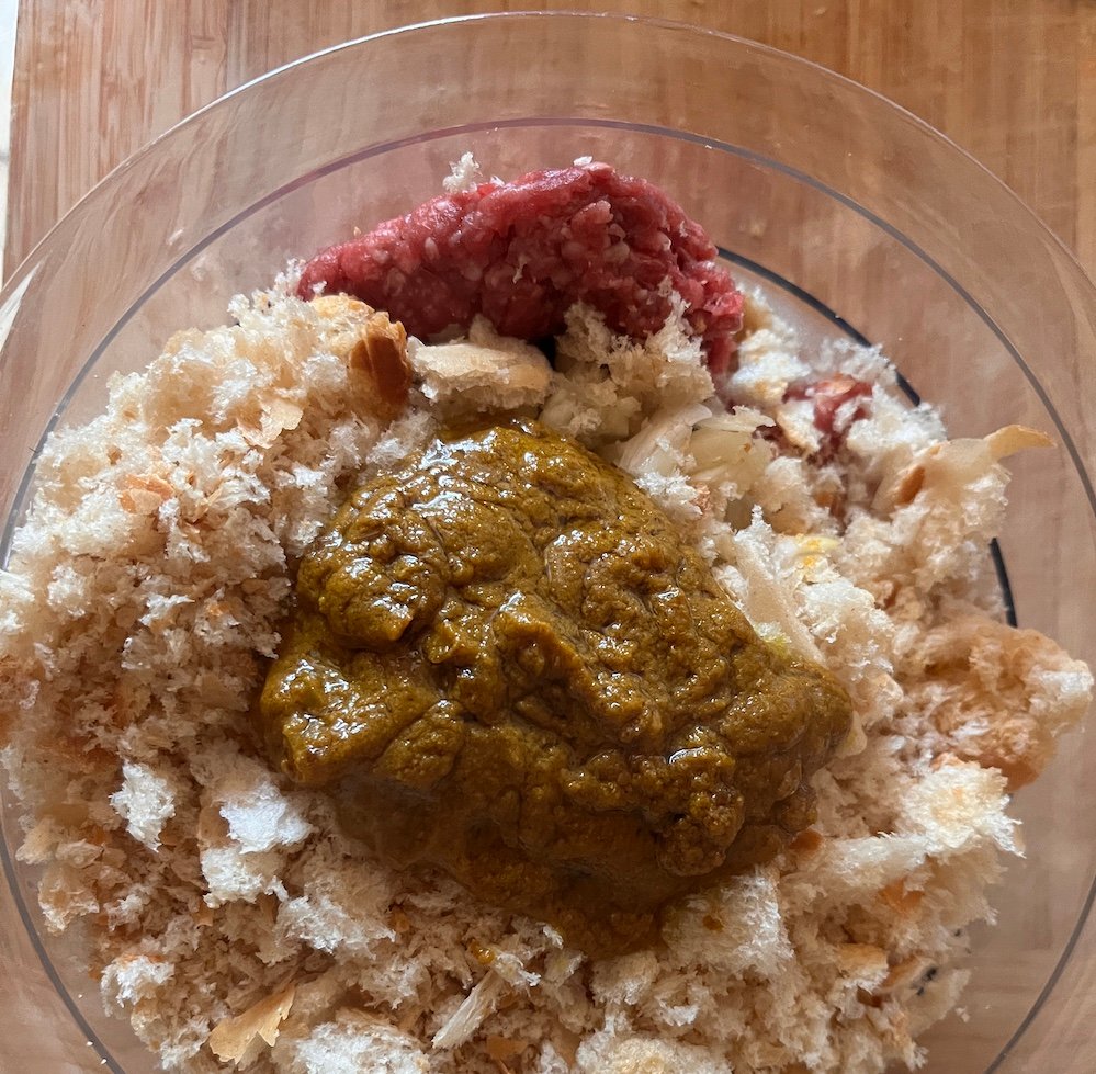 Indonesische Frikadellen mit Bumbu Bali für Grill, Pfanne oder Airfryer.